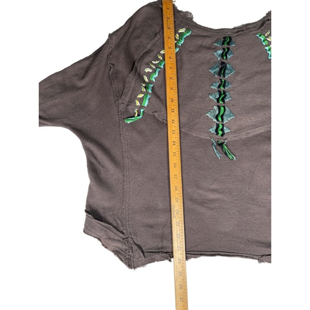 Free People Waffle Knit Pullover Embroidered Boho Destroyed Top OVERSIZED Sz XS - Picture 6 of 8